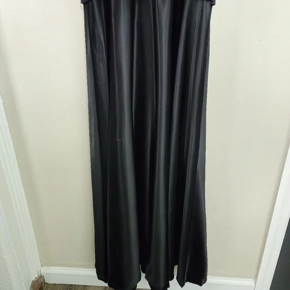 Tadashi Long Maxi Black Elegant Formal Dress Size 14 - Picture 4 of 11